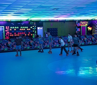 Do Roller Skating Parties in Valdosta Work for Older Kids?